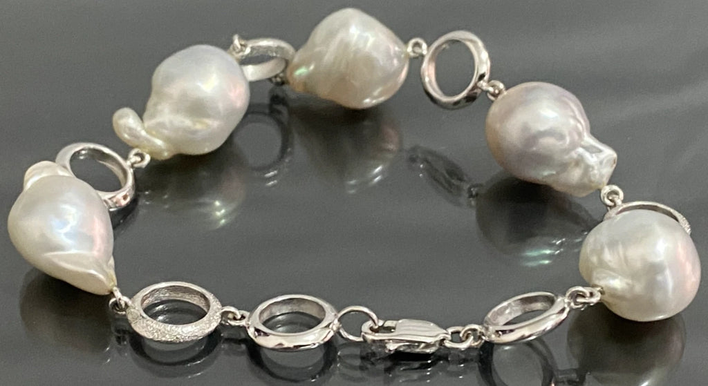 18K White Gold South Sea Baroque Pearl Bracelet 21cm Long