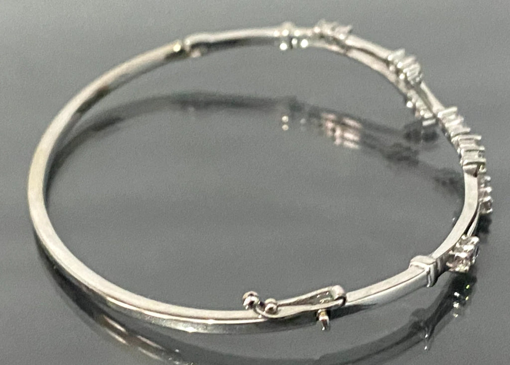 9ct White Gold & Cubic Zirconia Twist Hinged Oval Bangle - 62mm