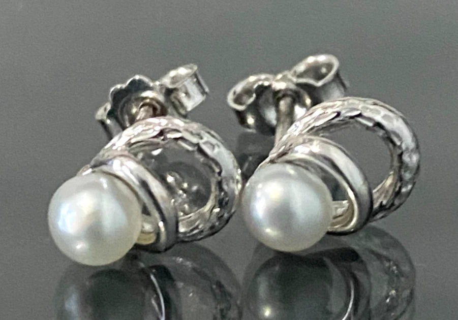 18K White Gold & Pearls Stud Earrings