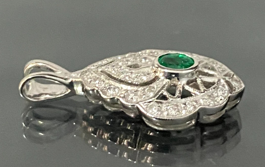 18K White Gold With Emerald & 0.20CT Diamond Pendant