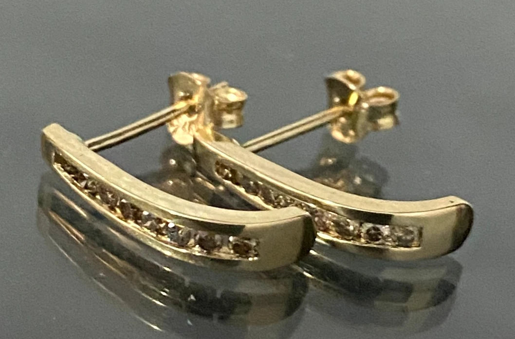 9K yellow Gold & Brown Diamond Chennel Set Stud Earrings