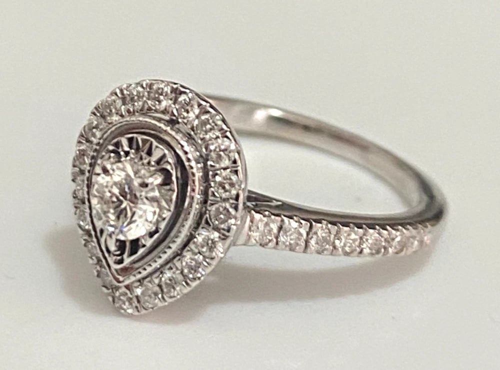 18ct White Gold Diamond Pear-Shaped Halo Ring – IGI Certified – 0.50ct