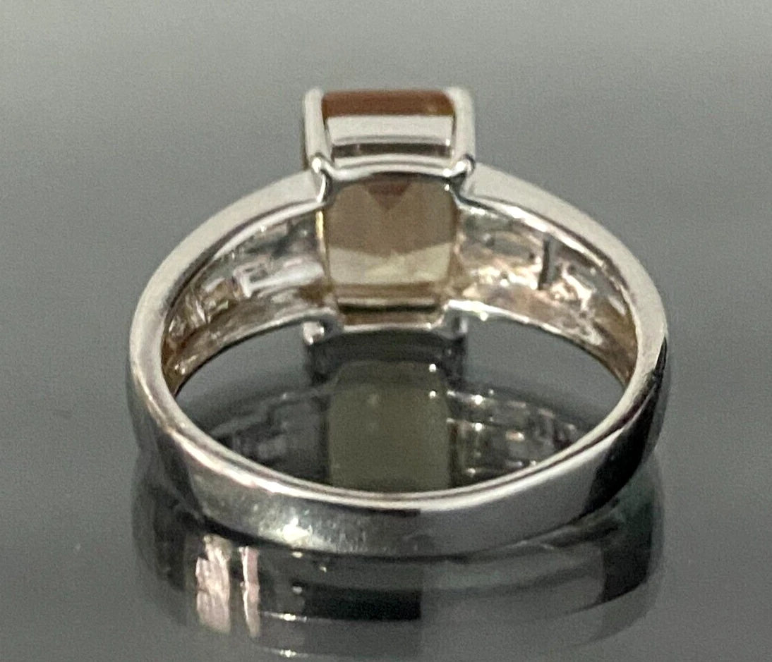 9K White Gold & Andesine Single Stone Ring Size N - 6 1/2