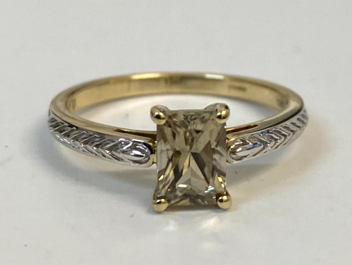10CT Yellow Gold & Diaspore Single Stone Ring Size P - 7 3/4