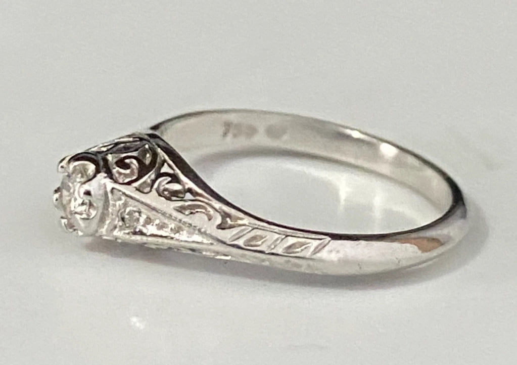 18K White Gold & Diamond Filigree Solitaire Ring Size J - 5