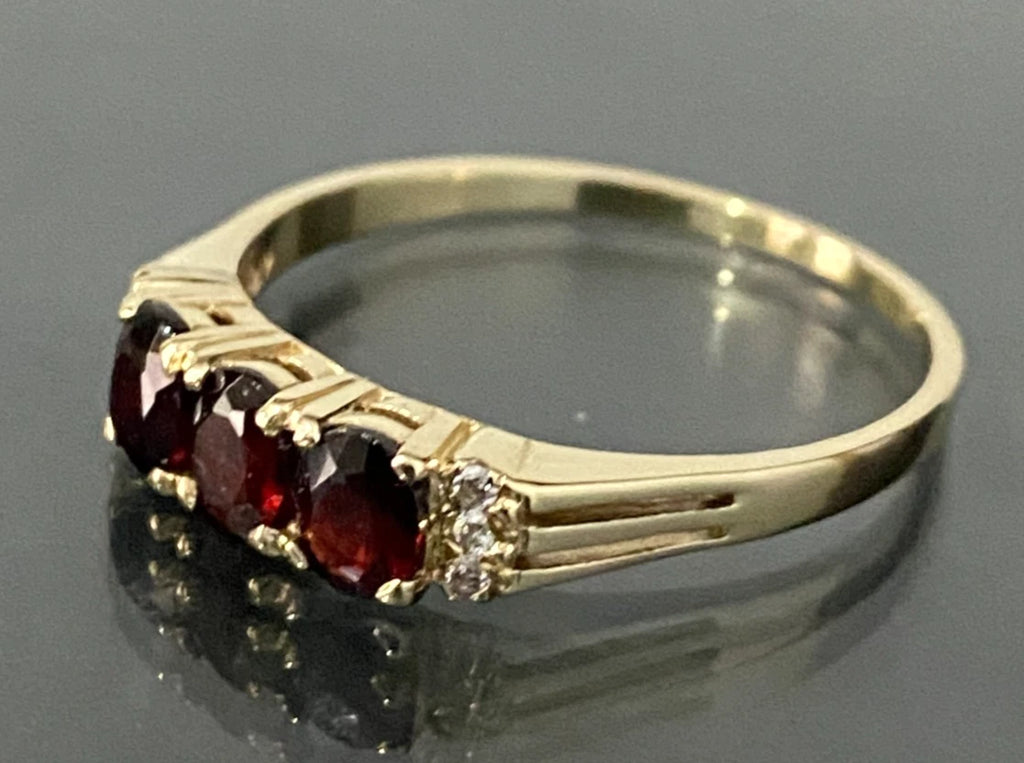 9K Yellow Gold W/ Garnet & CZ Three Stone Ring Size V 1/2 - 11