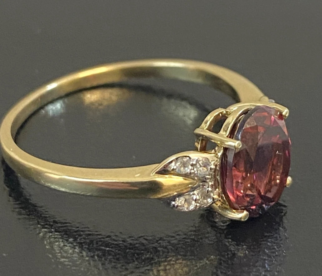 10ct Yellow Gold Garnet & Natural Zircon Ring Size R 1/2 (US 9)