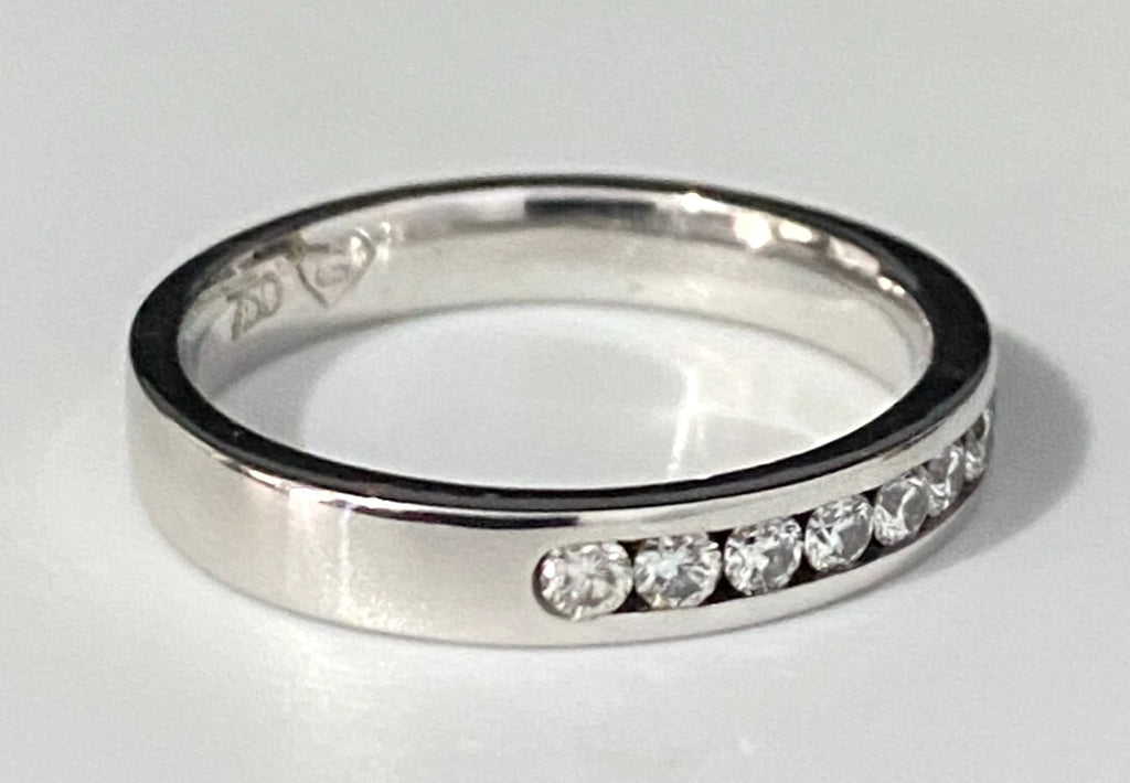 18K White Gold & 0.25CT Diamond Channel Set Ring Size M - 6