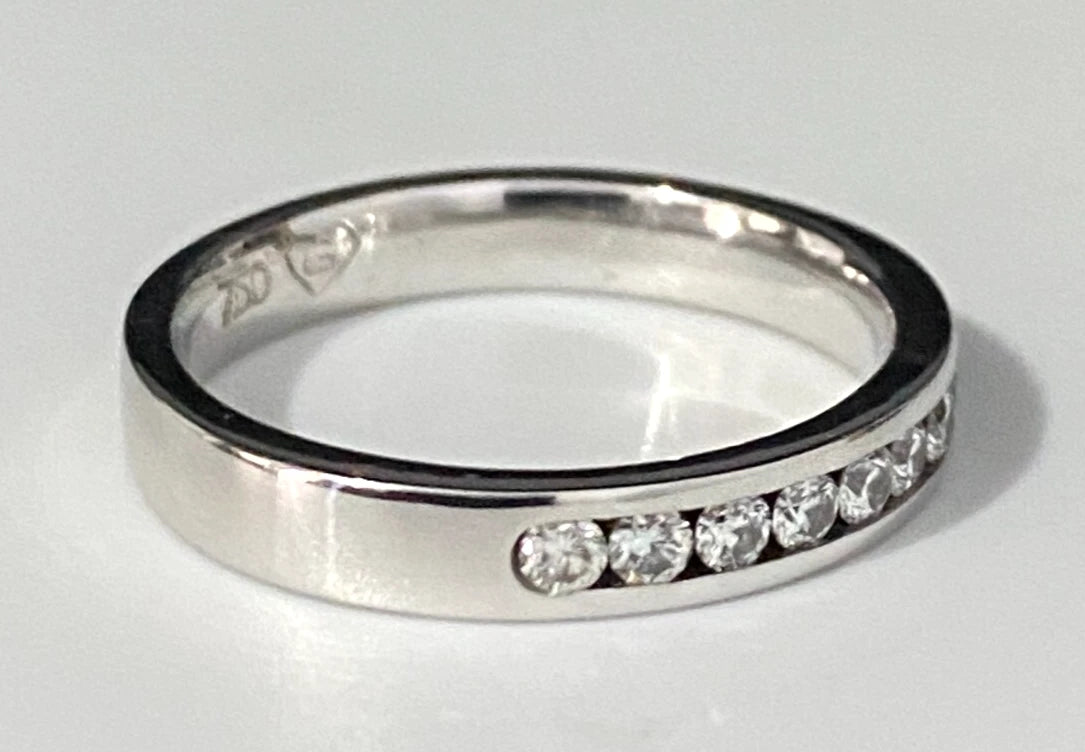 18K White Gold & 0.25CT Diamond Channel Set Ring Size M - 6