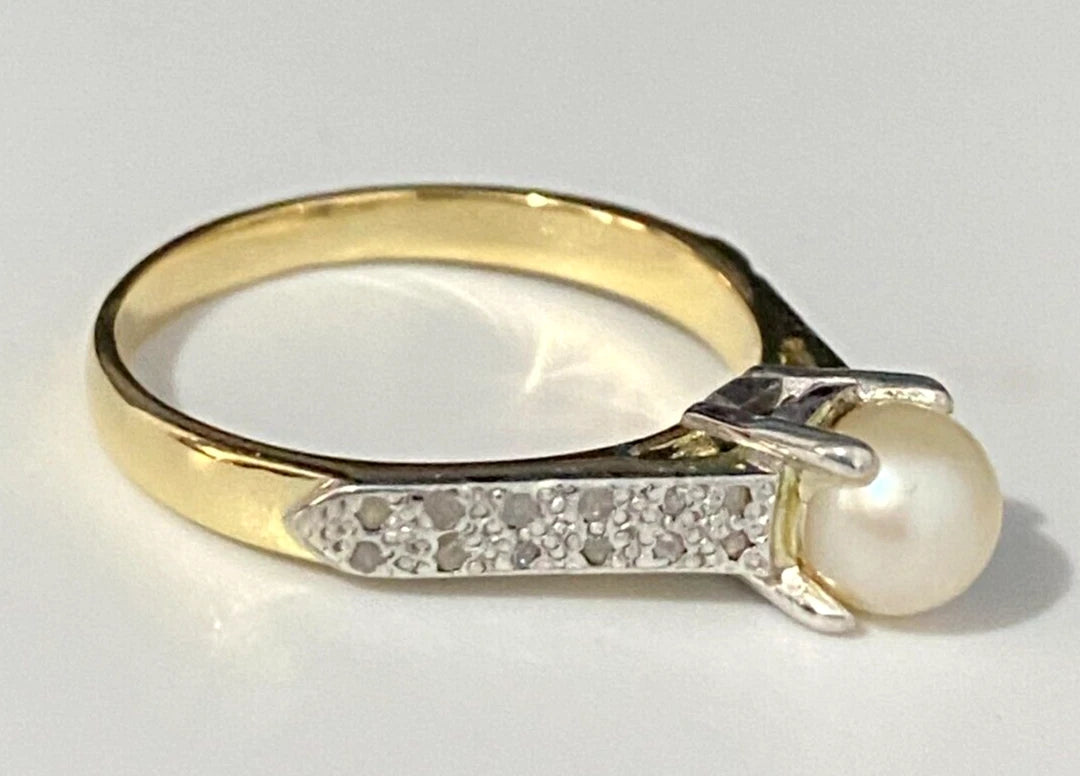 18K Yellow Gold W/ Pearl & Diamond Ring Size U - 10 1/4
