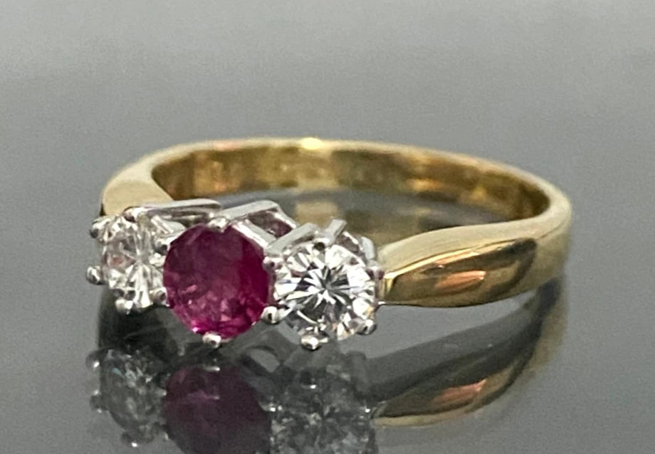 18ct Yellow Gold Ruby & Diamond 3 Stone Ring – Size I 1/2 (US 4.5)