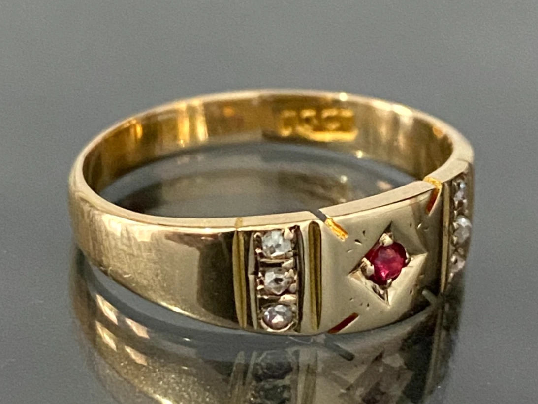 Victorian 15K Yellow Gold With Red Stone & Diamon Ring Size N - 6 3/4