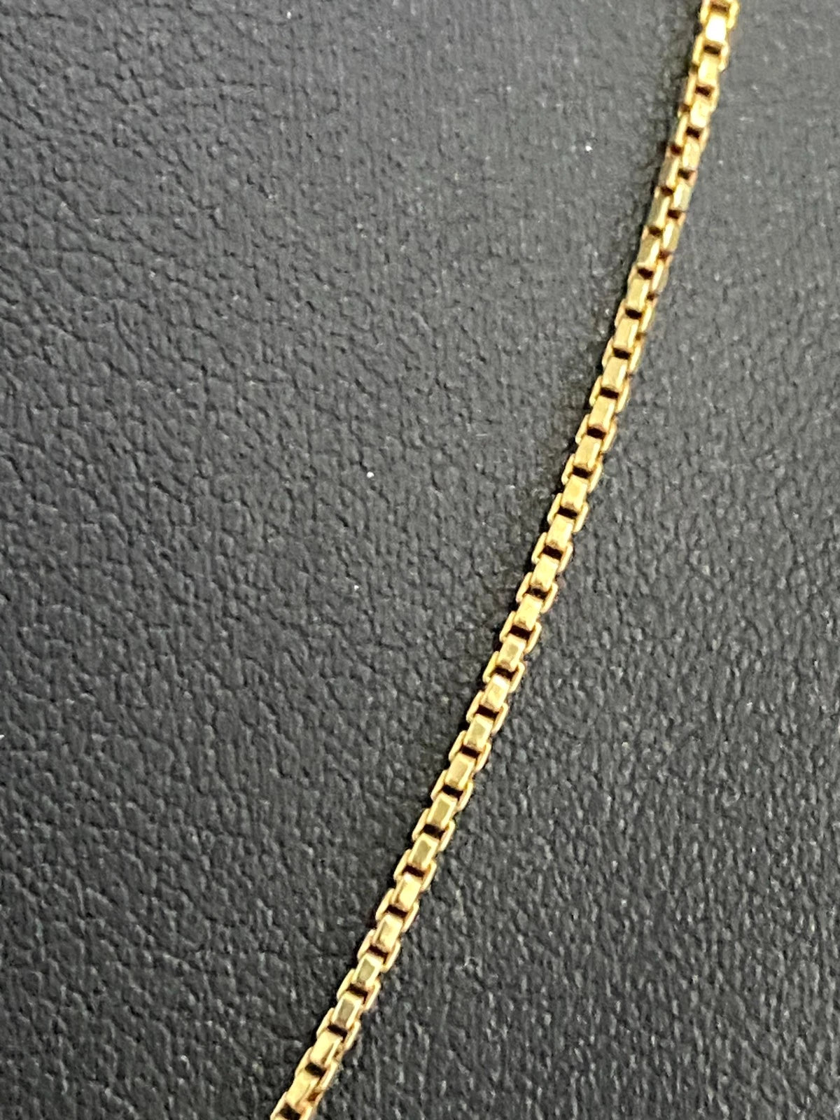 18K Yellow Gold Box Link Chain Necklace 46cm Long