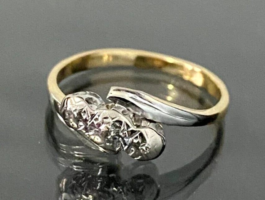 18K Yellow Gold & Diamond Three Stone Crossover Ring Size J - 4 5/8