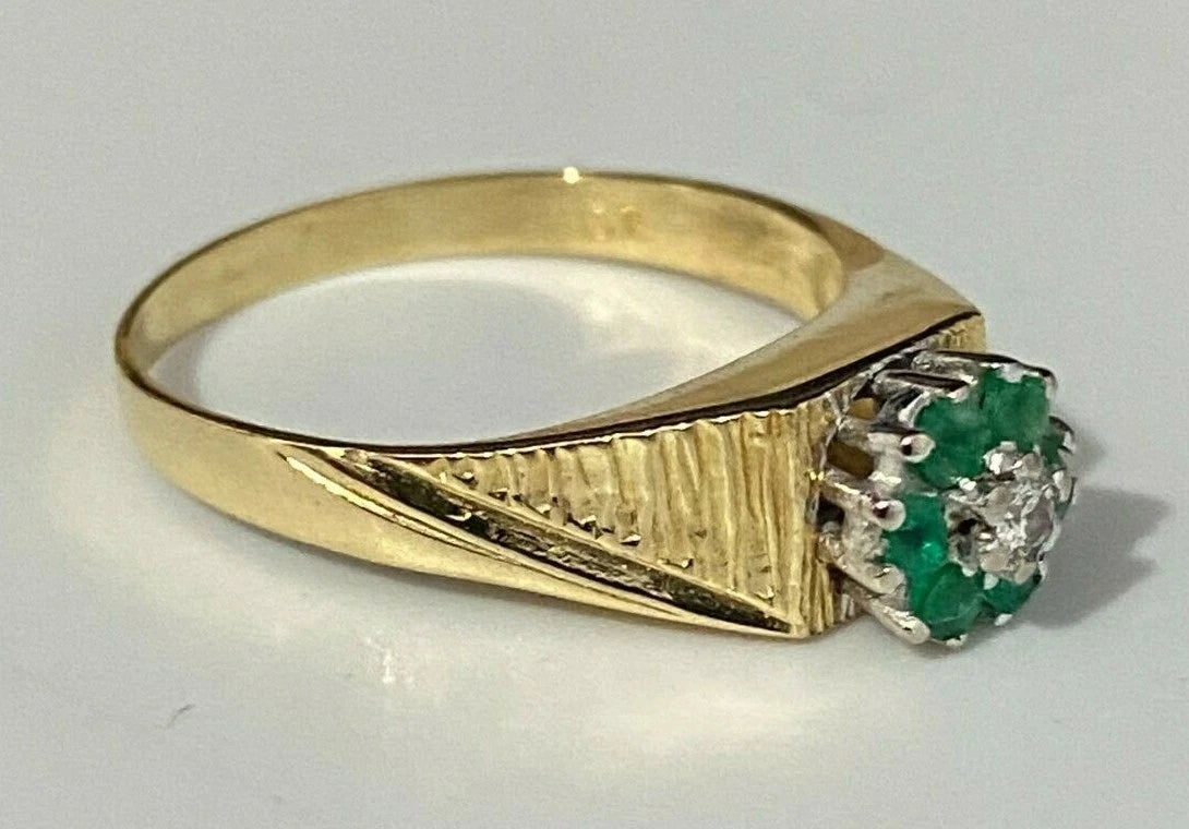 18K Yellow Gold W/ Emerald & Diamond Cluster Ring size L - 5 1/2