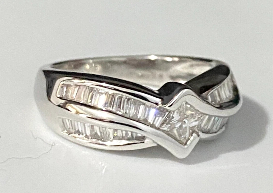 18K White Gold & 0.70CT Diamond Ring Size N 1/2 - 6 3/4