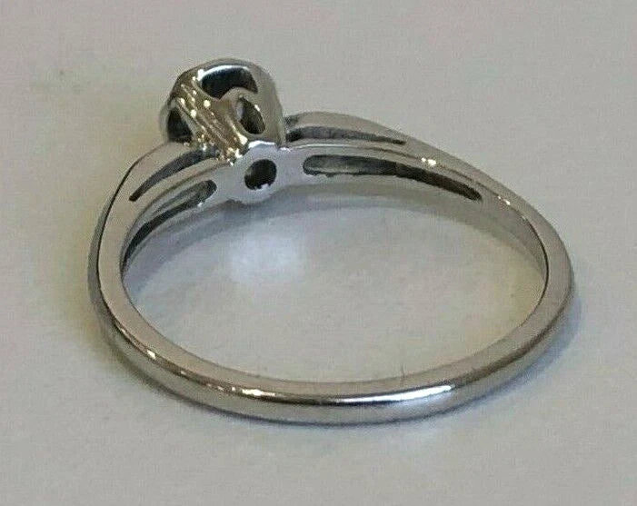 14K White Gold & Diamond Illusion Set Solitaire Ring Size K - 5 1/8