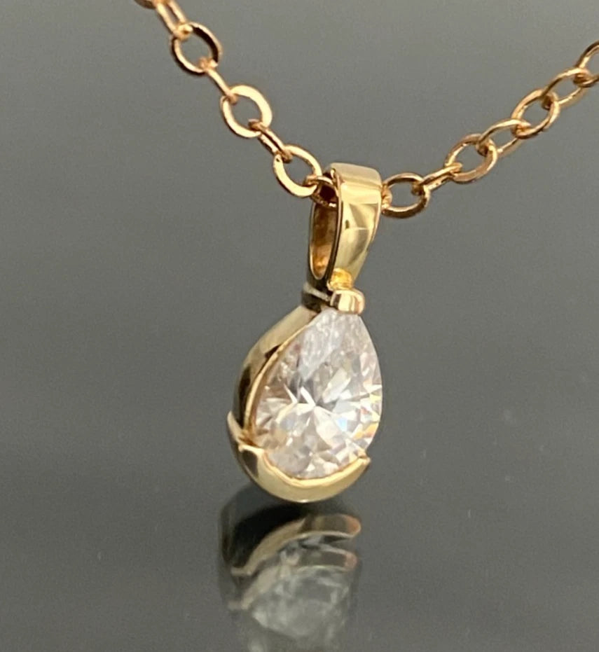 9K Yellow Gold & Pear Shape Cubic Zirconia Single Stone Pendant
