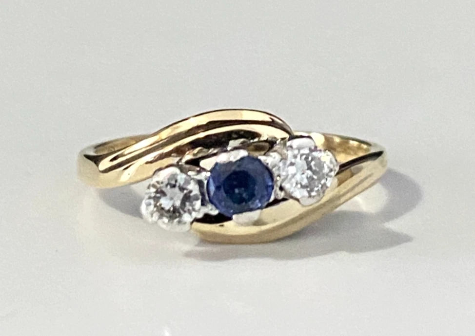 9K White Gold W/ Sapphire & Diamond Crossover Ring Size L - 5 7/8
