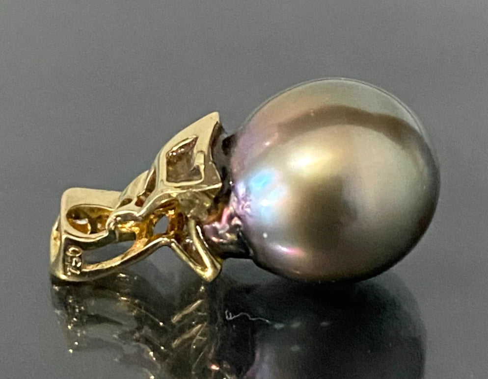 18K Yellow Gold W/ Tahitian Pearl & Diamond Pendant 22.0mm High