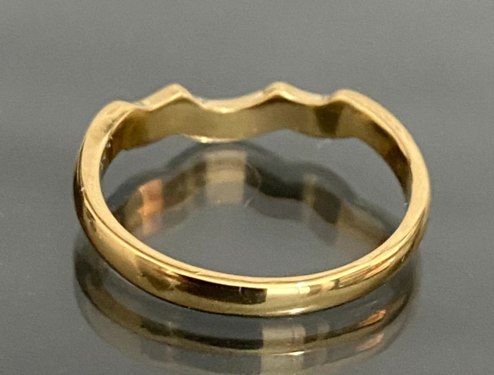 18ct Yellow Gold Shaped Curved Wedding Band – Size L 1/2 (US 6)