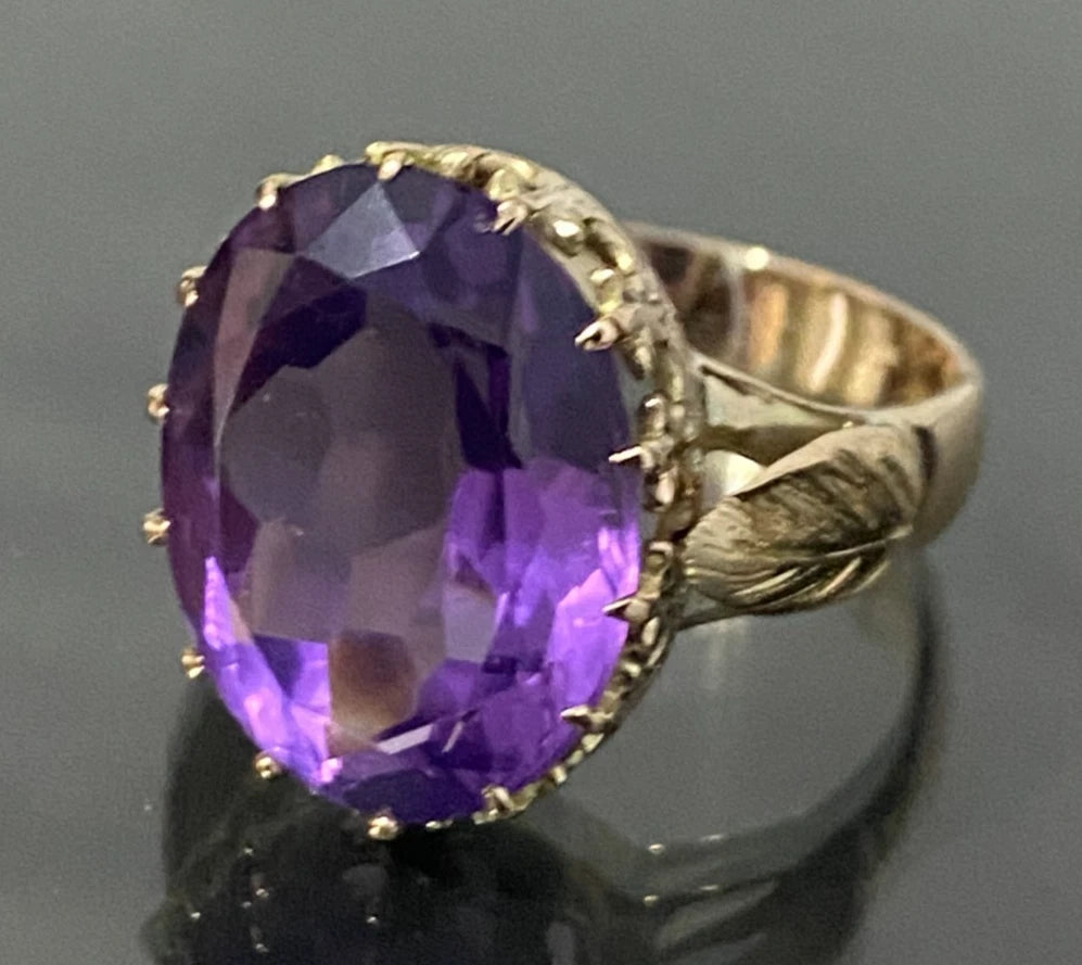 Vintage 14K Yellow Gold & Amethyst Stone Ring Size N - 6 3/4