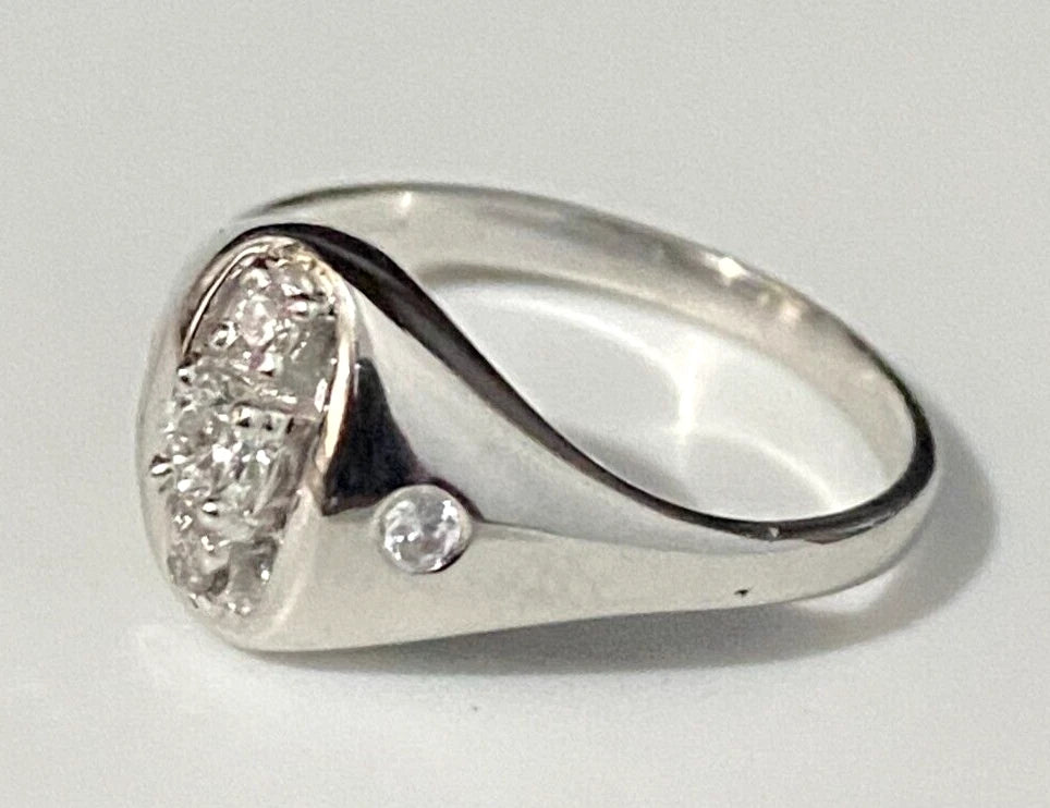18K White Gold & 0.20CT Diamond Ring Size L 1/2 - 5 7/8