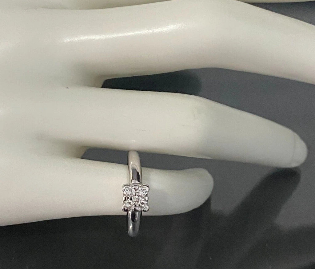 18K White Gold & 0.25CT Diamond Cluster Ring Size H 1/2 - 4