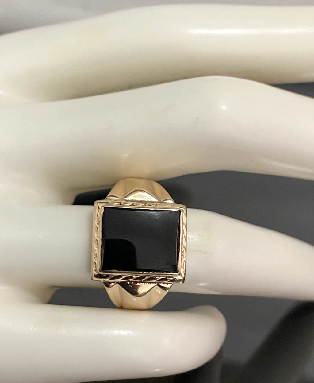 10K Rose Gold Onyx Men's Signet Ring Size Q 1/2 (US 8.5) - Vintage Jewellery
