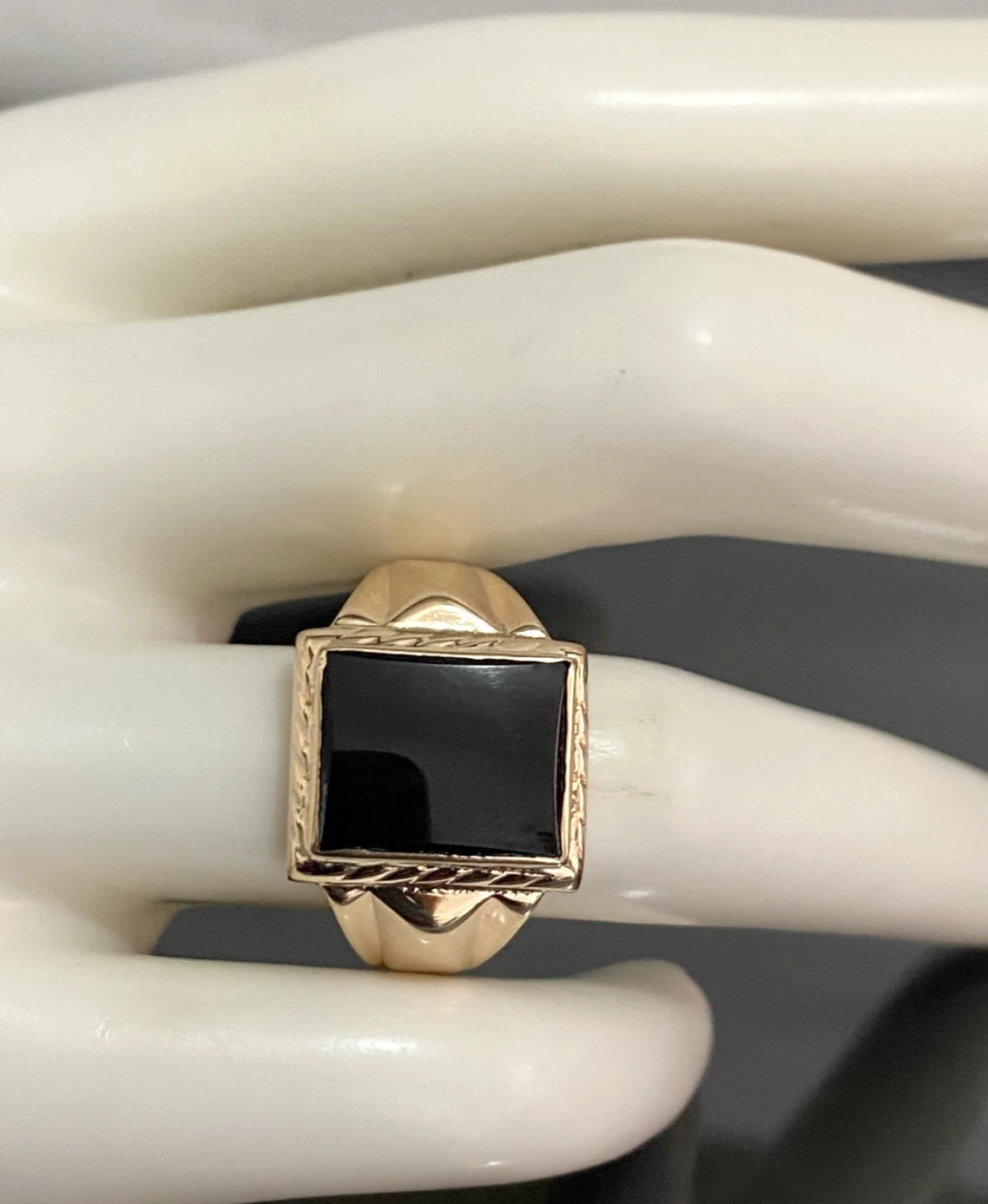 10K Rose Gold Onyx Men's Signet Ring Size Q 1/2 (US 8.5) - Vintage Jewellery