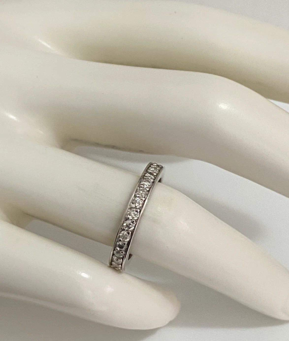 18K White Gold Diamond Full Eternity Wedding Band Ring - Size L (US 5.75)