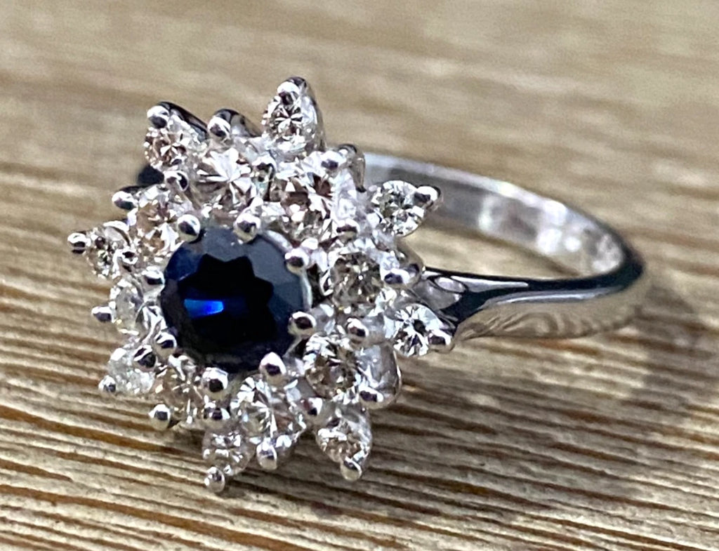 18K White Gold W/ Sapphire & 0.75CT Diamond Cluster Ring Size M 1/2 - 6 1/2