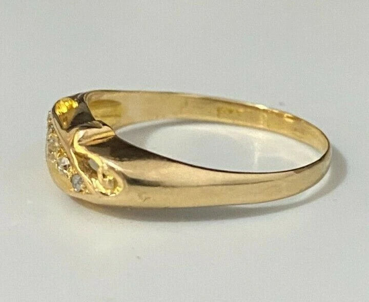 An early 18K Yellow Gold & Old cut Diamond Ring Size O 1/2 - 7 1/4