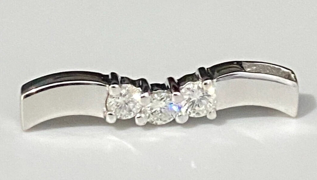 9K White Gold W/ 0.33CT Diamond Pendant