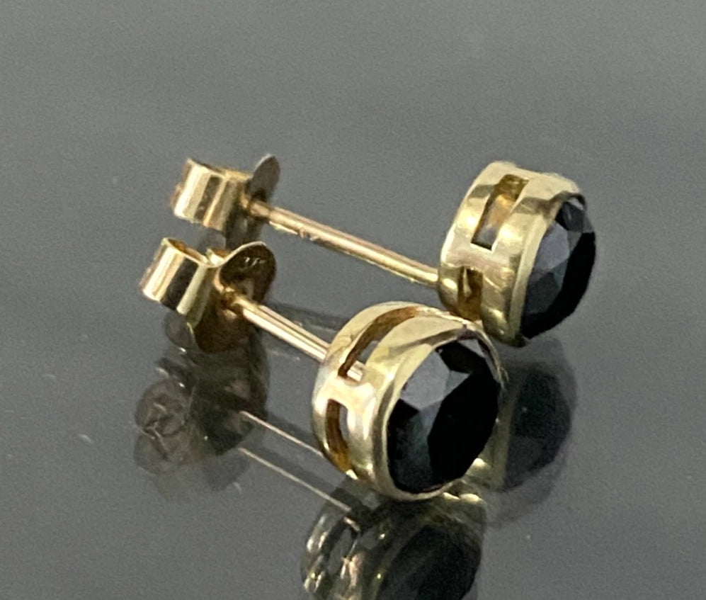 9ct Yellow Gold & 1.10 Carat Black Moissanite Stud Earrings