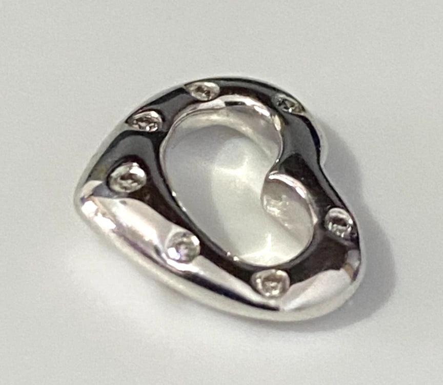9K White Gold & Diamond Flush Set Heart Pendant