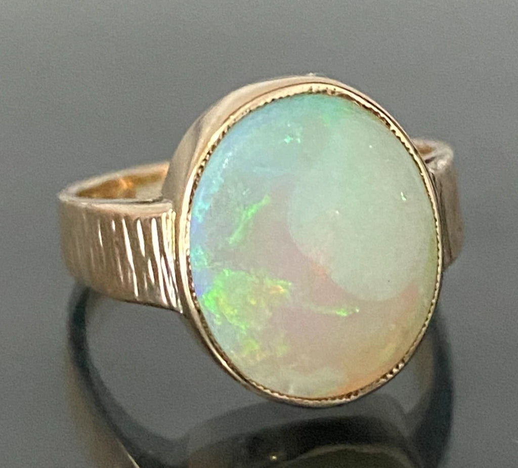 Vintage 9K Yellow Gold & Opal Ring Size S - 9 3/8