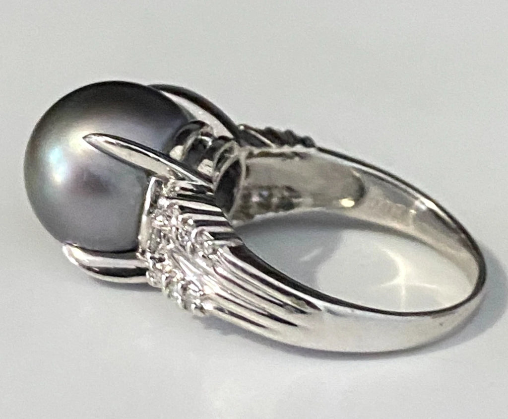 900 Platinum W/ Tahitian Pearl & Diamond Ring Size O - 7 1/4
