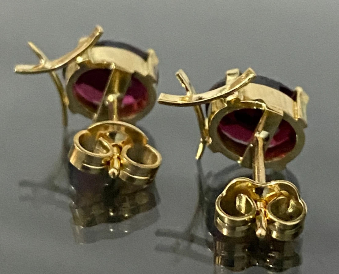Vintage 18K Yellow Gold & Garnet Stud Earrings