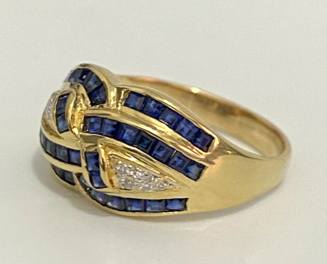 18ct Yellow Gold W/ Sapphire & Diamond Dress Ring Size R (US 8.75)
