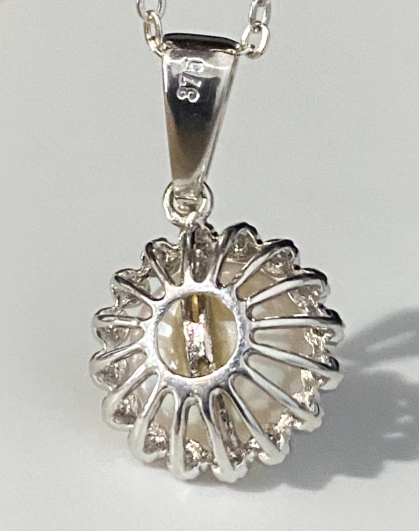 9K White Gold W/ Pearl & Diamond Pendant 23.0mm High
