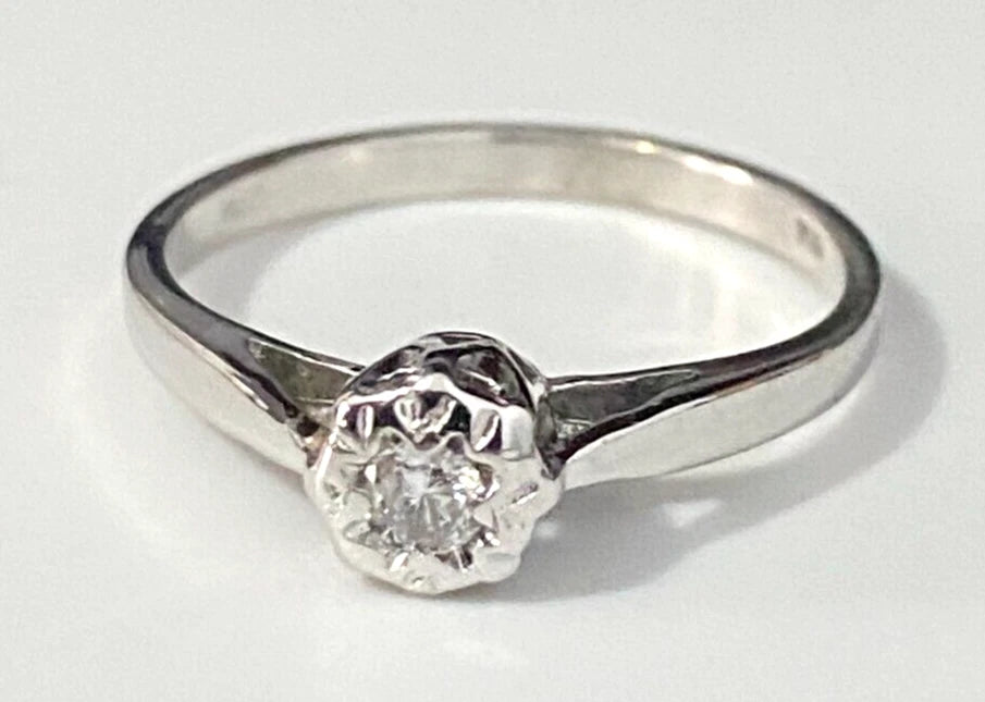 9K White Gold & Diamond Solitaire Ring Size L 1/2 - 5 7/8