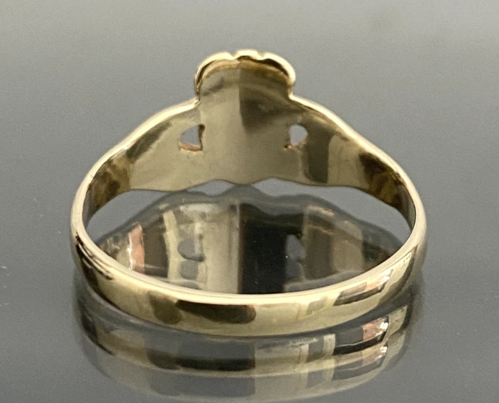 Vintage 9K Yellow Gold Traditional Claddagh Ring Size M (US 6.25)