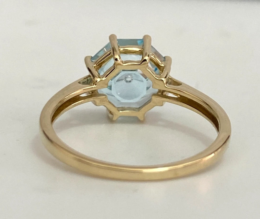 10K Yellow Gold 3.17CT Quasar Cut Sky Blue Topaz Ring Size N (US 6.75)