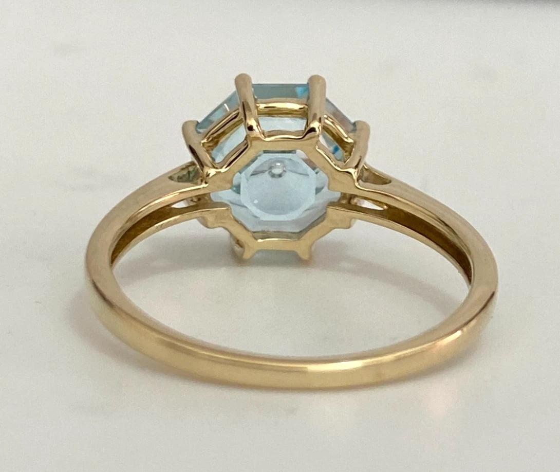 10K Yellow Gold 3.17CT Quasar Cut Sky Blue Topaz Ring Size N (US 6.75)