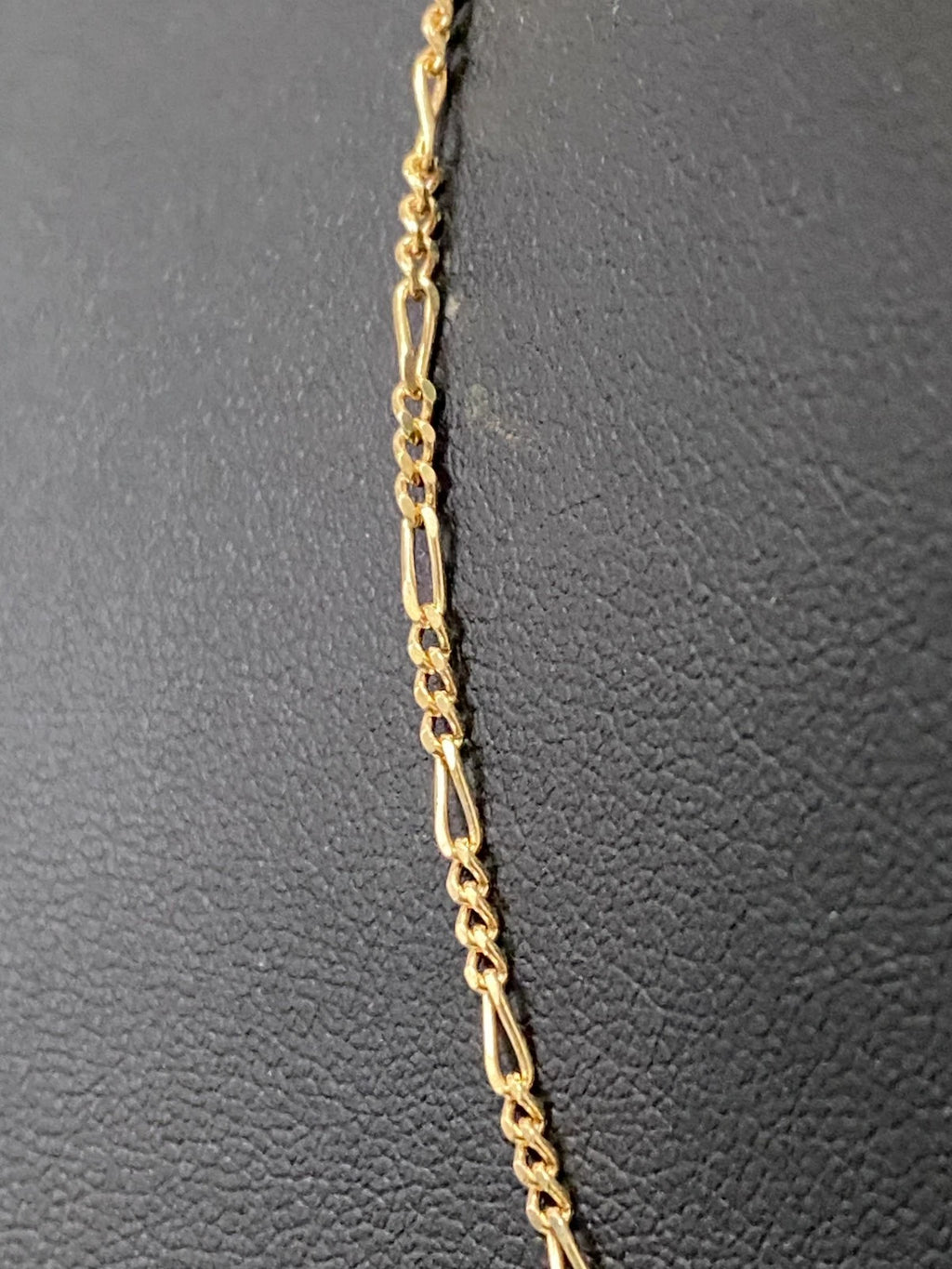 Short 9K Yellow Gold Figaro Link Chain Necklace - 40.0cm Long
