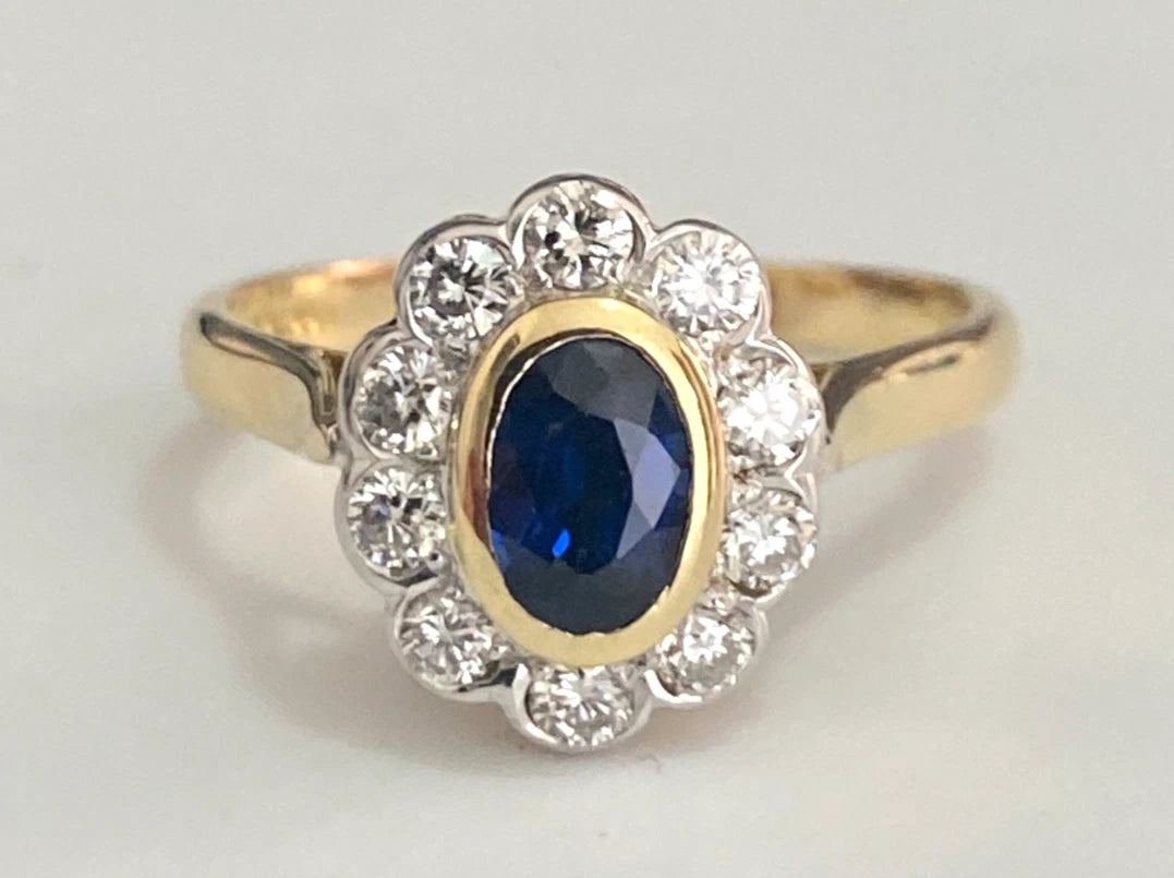 18K Yellow Gold Sapphire & Diamond Cluster Ring - Size K 1/2 (US 5.5)