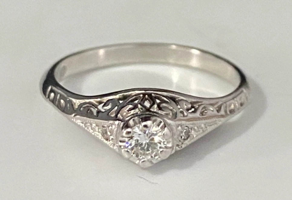 18K White Gold & Diamond Filigree Solitaire Ring Size J - 5