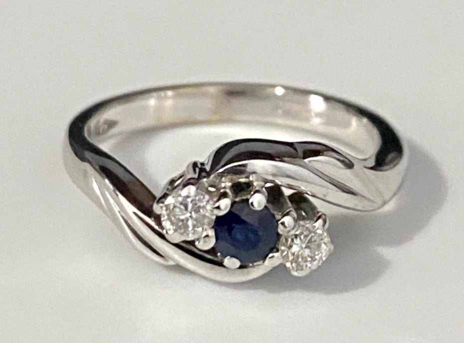 9K White Gold W/ Sapphire & Diamond Crossover Ring Size G 1/2 - 3 3/4