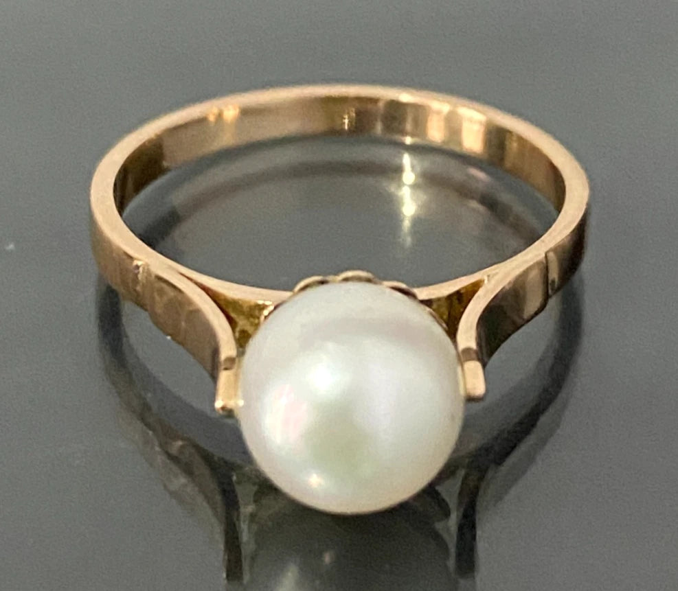 18K Yellow Gold & White Pearl Ring Size L - 5 7/8